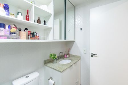 Apartamento à venda com 67m², 2 quartos e 1 vaga Apartamento à venda com 67m², 2 quartos e 1 vagaBanheiro da Suíte