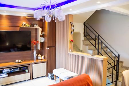 Casa à venda com 145m², 3 quartos e 3 vagas Casa à venda com 145m², 3 quartos e 3 vagasSala