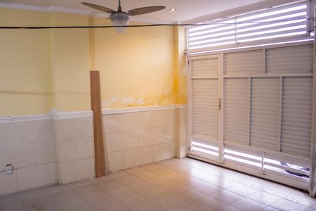 Casa à venda com 145m², 3 quartos e 3 vagas Casa à venda com 145m², 3 quartos e 3 vagasGaragem entrada