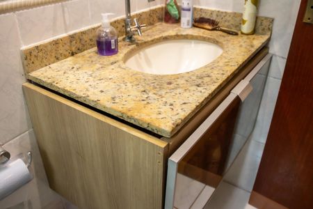 Banheiro Segundo Andar  de casa à venda com 3 quartos, 145m² em Parada de Lucas, Rio de Janeiro