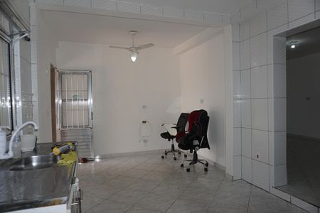 Cozinha de casa para alugar com 2 quartos, 50m² em Jardim Colegio, Embu das Artes