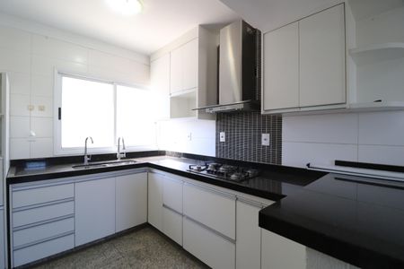 Apartamento para alugar com 180m², 3 quartos e 2 vagasCozinha