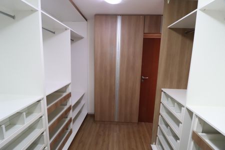 Apartamento para alugar com 180m², 3 quartos e 2 vagasCloset