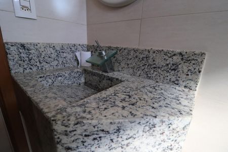 Apartamento para alugar com 180m², 3 quartos e 2 vagasBanheiro Social 1