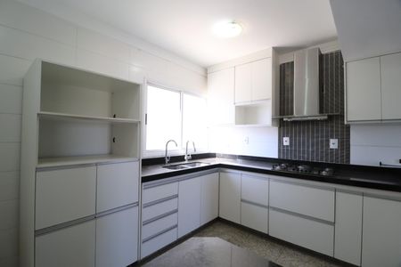 Apartamento para alugar com 180m², 3 quartos e 2 vagasCozinha
