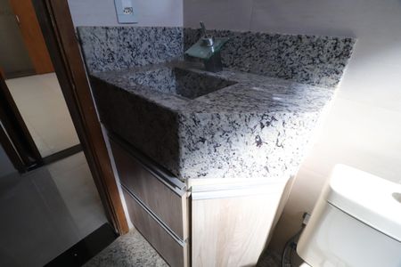 Apartamento para alugar com 180m², 3 quartos e 2 vagasBanheiro Social 2