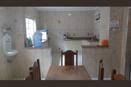 Casa à venda com 400m², 3 quartos e 3 vagas Casa à venda com 400m², 3 quartos e 3 vagasFoto 02