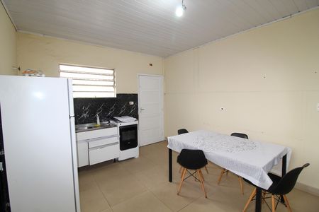 Casa à venda com 175m², 2 quartos e sem vaga Casa à venda com 175m², 2 quartos e sem vagaCozinha