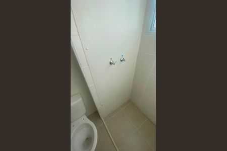 Banheiro de apartamento para alugar com 2 quartos, 44m² em Campo Grande, Rio de Janeiro
