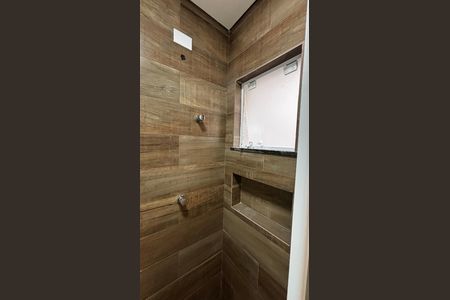 Apartamento para alugar com 61m², 2 quartos e 1 vaga Apartamento para alugar com 61m², 2 quartos e 1 vagaBanheiro da Suíte