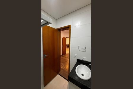 Apartamento para alugar com 61m², 2 quartos e 1 vaga Apartamento para alugar com 61m², 2 quartos e 1 vagaBanheiro da Suíte