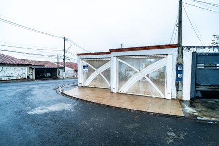 Casa para alugar com 86m², 2 quartos e 3 vagas Casa para alugar com 86m², 2 quartos e 3 vagasFachada