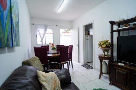Casa para alugar com 86m², 2 quartos e 3 vagas Casa para alugar com 86m², 2 quartos e 3 vagasSala