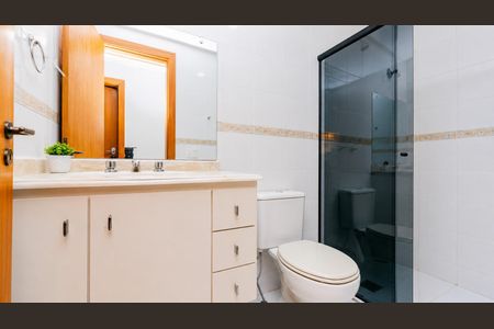 Banheiro 1 de apartamento para alugar com 2 quartos, 76m² em Petrópolis, Porto Alegre