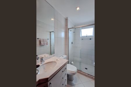 Apartamento para alugar com 237m², 3 quartos e 3 vagasBanheiro