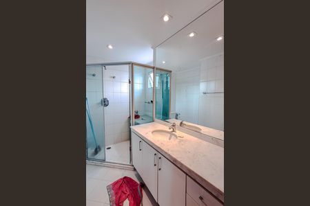 Apartamento para alugar com 237m², 3 quartos e 3 vagasBanheiro da Suíte