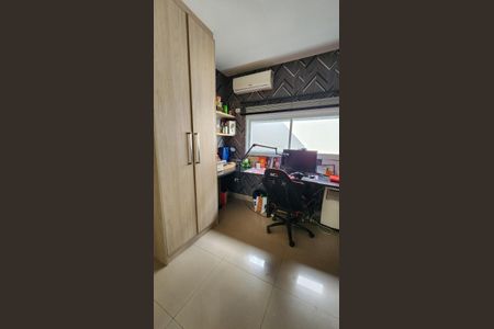 Casa à venda com 247m², 3 quartos e 3 vagas Casa à venda com 247m², 3 quartos e 3 vagasQuarto