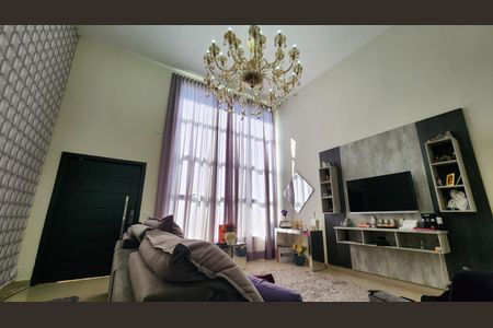 Casa à venda com 247m², 3 quartos e 3 vagas Casa à venda com 247m², 3 quartos e 3 vagasSala