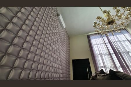 Casa à venda com 247m², 3 quartos e 3 vagas Casa à venda com 247m², 3 quartos e 3 vagasSala