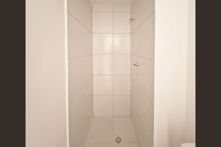 Apartamento para alugar com 28m², 2 quartos e sem vaga Apartamento para alugar com 28m², 2 quartos e sem vagaBanheiro social
