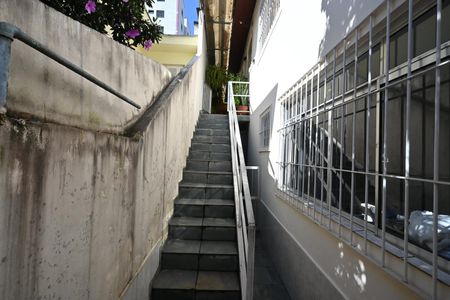 Casa à venda com 224m², 3 quartos e 2 vagasEscada