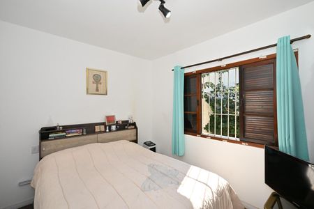 Casa à venda com 224m², 3 quartos e 2 vagasChuveiro