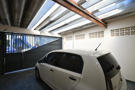 Garagem de casa à venda com 3 quartos, 224m² em Vila Sonia, São Paulo