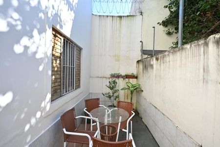 Casa à venda com 224m², 3 quartos e 2 vagasQuintal