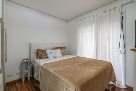 Casa de condomínio à venda com 425m², 4 quartos e 6 vagasSuíte 2