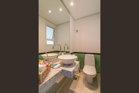 Casa de condomínio à venda com 425m², 4 quartos e 6 vagasLavabo