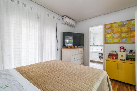 Casa de condomínio à venda com 425m², 4 quartos e 6 vagasSuíte 2