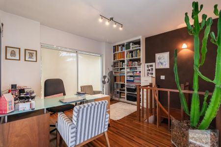 Casa de condomínio à venda com 425m², 4 quartos e 6 vagasEscritório