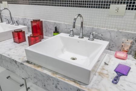Casa de condomínio à venda com 425m², 4 quartos e 6 vagasBanheiro da Suíte 3
