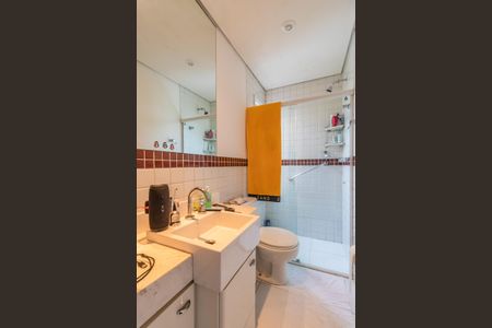 Casa de condomínio à venda com 425m², 4 quartos e 6 vagasBanheiro da Suíte 4