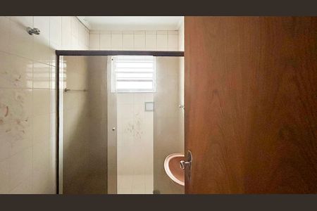 Casa para alugar com 125m², 3 quartos e 2 vagasBanheiro Social