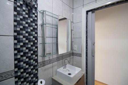 Casa para alugar com 50m², 2 quartos e 1 vaga Casa para alugar com 50m², 2 quartos e 1 vagaBanheiro