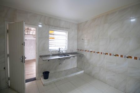 Casa para alugar com 50m², 2 quartos e 1 vaga Casa para alugar com 50m², 2 quartos e 1 vagaCozinha - Armários