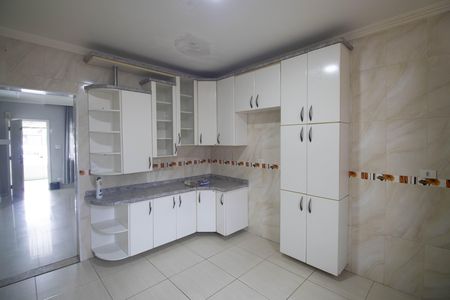 Casa para alugar com 50m², 2 quartos e 1 vaga Casa para alugar com 50m², 2 quartos e 1 vagaCozinha - Armários