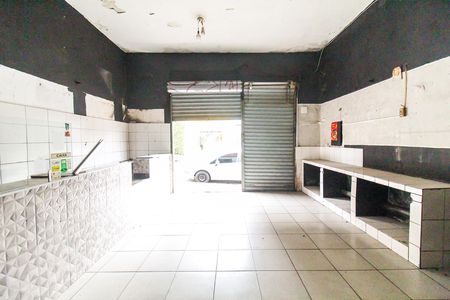 Salão 1 de casa à venda com 2 quartos, 552m² em Vila Carmosina, São Paulo