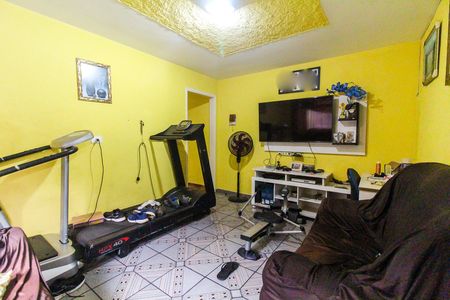 Casa à venda com 2 quartos, 552m² em Vila Carmosina, São Paulo