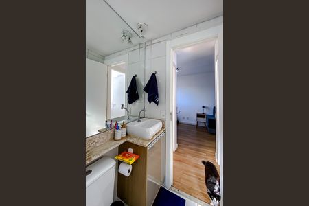 Banheiro de apartamento à venda com 2 quartos, 43m² em Vila Brás Cubas, São Paulo