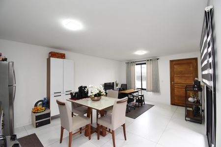 Casa à venda com 100m², 3 quartos e 2 vagasSala/Cozinha