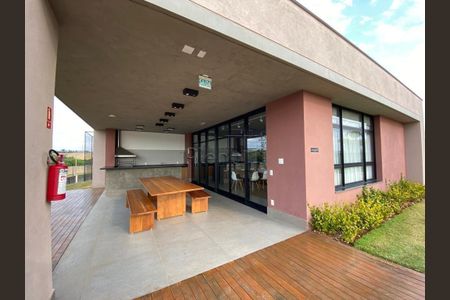 Casa de condomínio à venda com 350m², 4 quartos e 4 vagas Casa de condomínio à venda com 350m², 4 quartos e 4 vagasÁrea externa