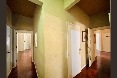 Apartamento à venda com 156m², 3 quartos e 1 vaga