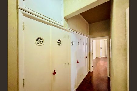 Apartamento à venda com 156m², 3 quartos e 1 vaga