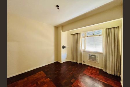 Apartamento à venda com 156m², 3 quartos e 1 vaga