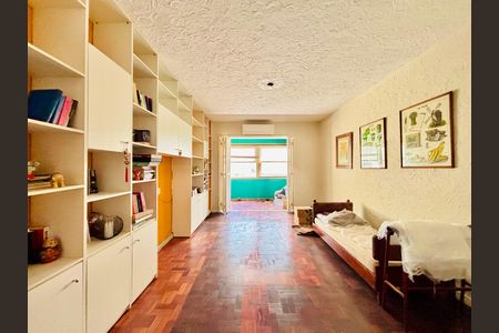 Apartamento à venda com 156m², 3 quartos e 1 vaga