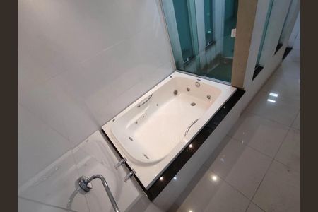 Casa para alugar com 220m², 3 quartos e 2 vagas Casa para alugar com 220m², 3 quartos e 2 vagasBanheiro