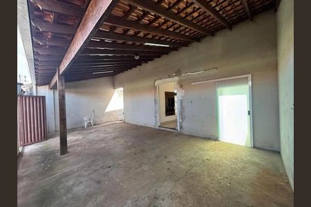 Casa para alugar com 220m², 3 quartos e 2 vagas