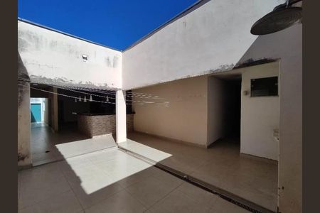 Casa para alugar com 220m², 3 quartos e 2 vagas